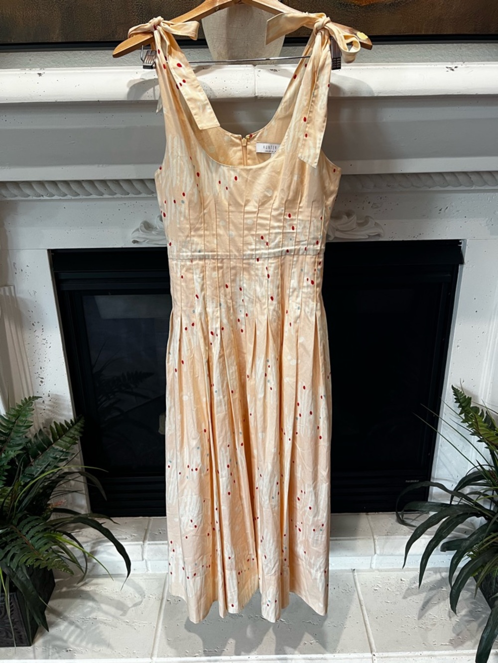 HUNTER BELL Braden Abstract Coral Cream Midi Dress (2023) - Picture 5 of 8